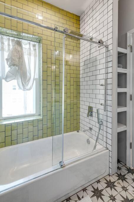 Апартаменты Trendy Fairmount Gem-5 Star Location, Roof Deck, Parking, Gr8 For Families Филадельфия Экстерьер фото